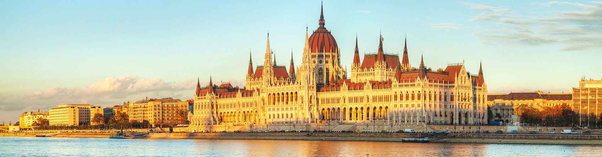 Budapest – Student accommodation, hostels and coworking spaces in Budapest (Hungary). Maps of Budapest, photos and reviews for each place in Budapest.